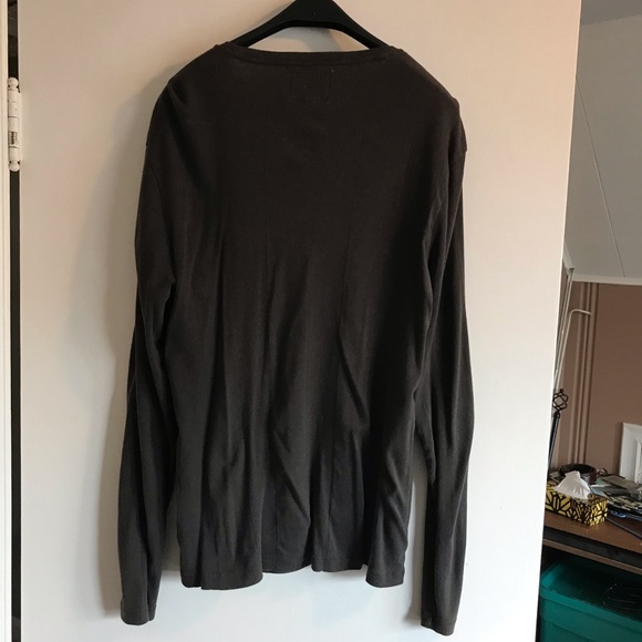 Guess V Neck Shirt - Picture 2 of 3